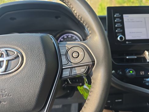 Used 2023 Toyota Camry SE image 17