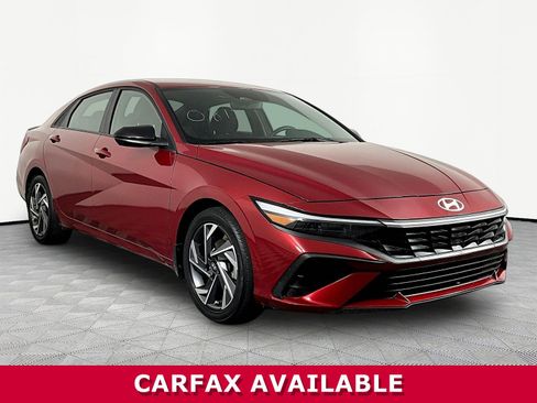 Used 2025 Hyundai Elantra Sport FWD image 3
