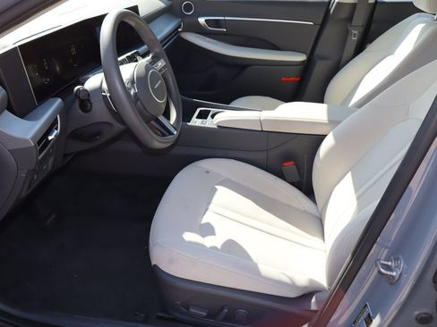 Used 2025 Hyundai Sonata SEL FWD image 14