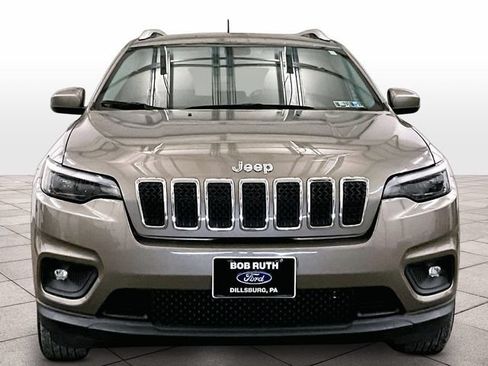 Used 2019 Jeep Cherokee Latitude w/ Cold Weather Group AWD/4WD image 3