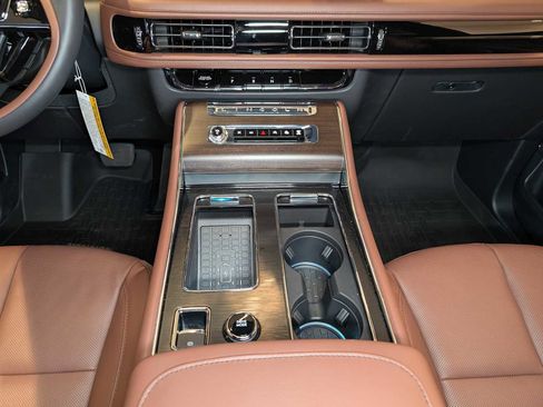 New 2026 Lincoln Aviator Reserve w/ Jet Appearance Package image 13