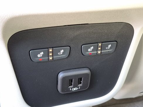 Used 2023 GMC Terrain Denali w/ Denali Premium Package image 10