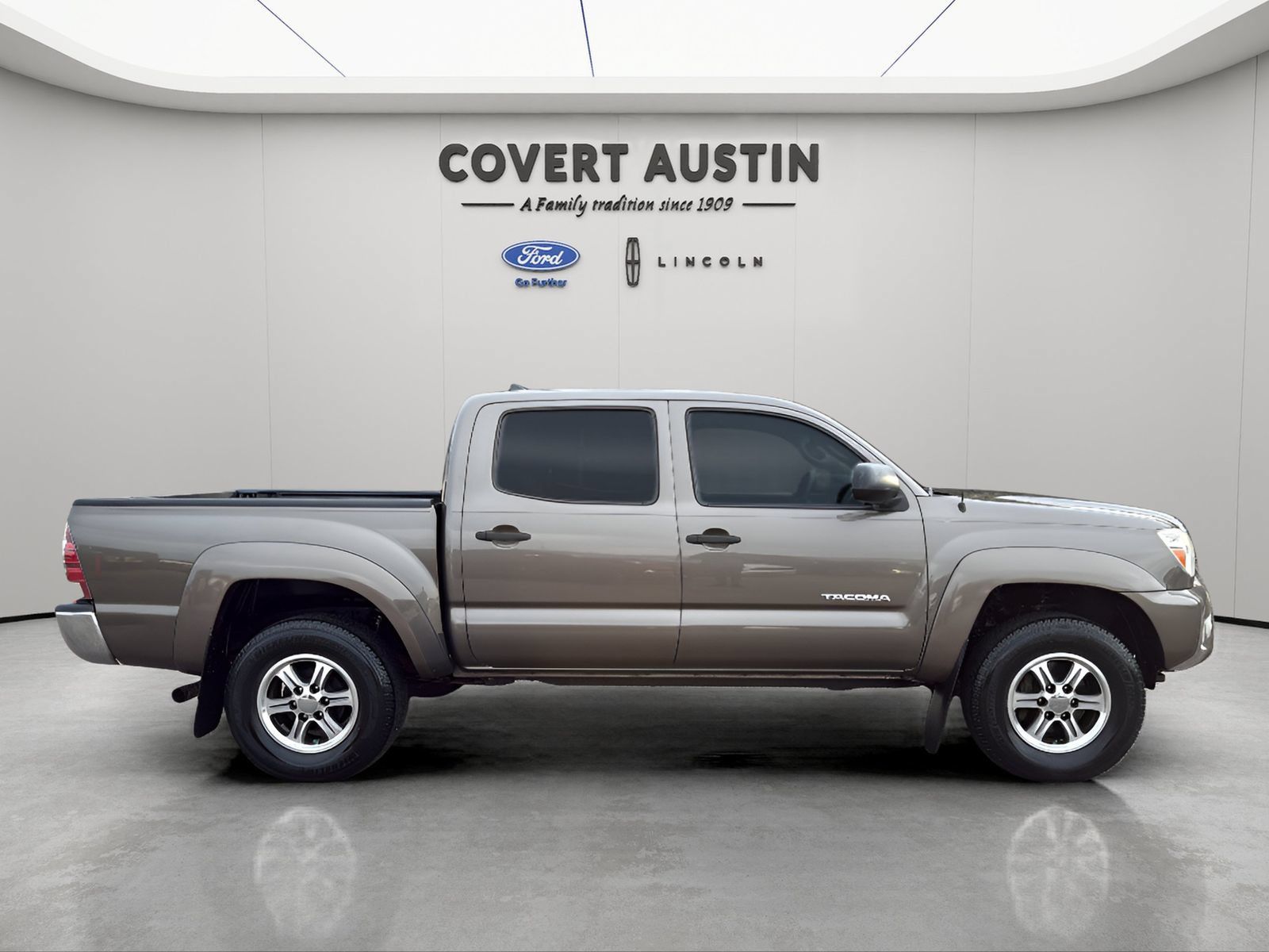 Used 2012 Toyota Tacoma PreRunner w/ SR5 Pkg RWD image 4
