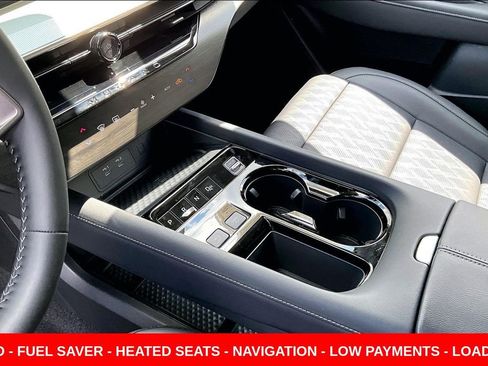 Certified 2025 Nissan Murano Platinum AWD/4WD image 18