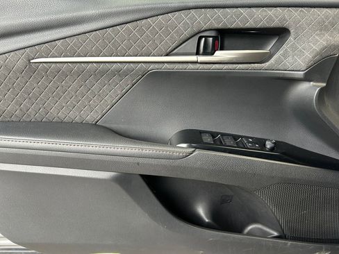 Used 2025 Toyota Camry XLE AWD/4WD image 22