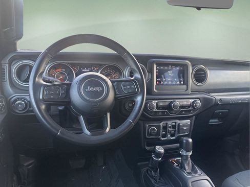Used 2022 Jeep Wrangler Unlimited Sport AWD/4WD image 2