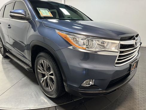 Used 2015 Toyota Highlander XLE image 3