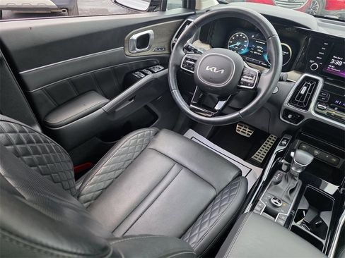 Used 2023 Kia Sorento SX Prestige image 28