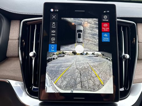 New 2026 Volvo XC90 B6 Plus w/ Protection Package image 23