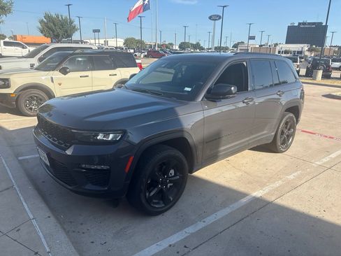 Used 2023 Jeep Grand Cherokee Limited w/ Black Appearance Package RWD image 1