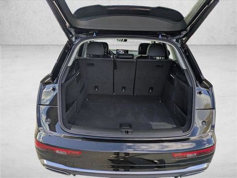 Used 2022 Audi Q5 2.0T Premium w/ Convenience Package image 6