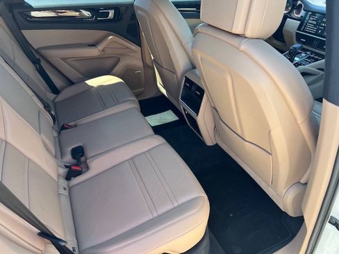 Used 2019 Porsche Cayenne AWD/4WD image 21
