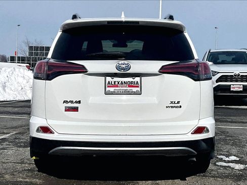 Used 2017 Toyota RAV4 XLE image 4