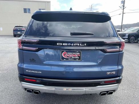 Used 2024 GMC Acadia Denali image 3