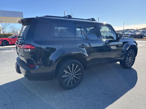 Used 2024 Lexus GX 550 image 10