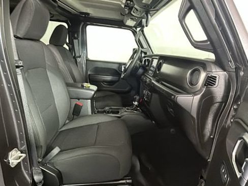 Used 2023 Jeep Wrangler Unlimited w/ Cold Weather Group AWD/4WD image 28