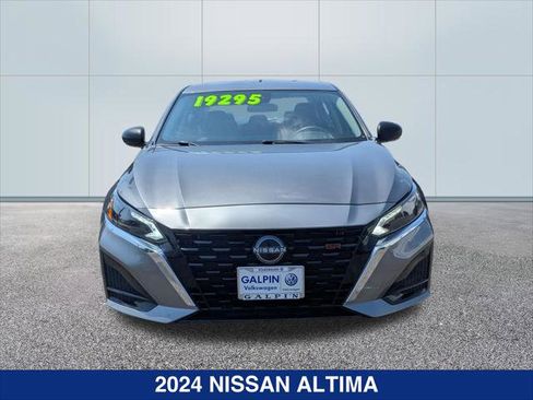Used 2024 Nissan Altima 2.5 SV FWD image 8