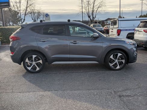 Used 2018 Hyundai Tucson Sport image 10