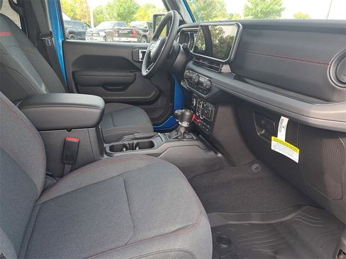 New 2025 Jeep Wrangler Unlimited Rubicon w/ Steel Bumper Group image 10