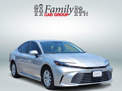 Used 2026 Toyota Camry LE w/ Convenience Package FWD image 2