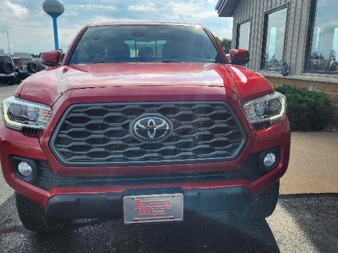 Used 2021 Toyota Tacoma TRD Off-Road AWD/4WD image 3