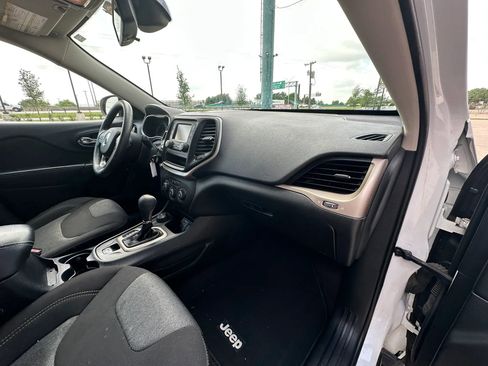 Used 2016 Jeep Cherokee Sport AWD/4WD image 20