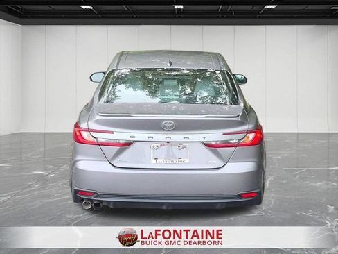 Used 2025 Toyota Camry SE FWD image 4
