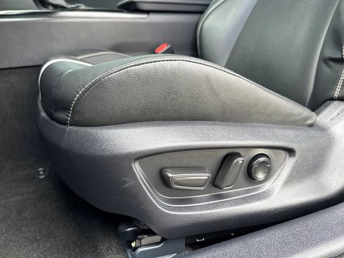 Used 2025 Toyota Camry SE image 13