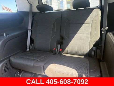 Used 2023 GMC Acadia SLE w/ LPO, Floor Liner Package FWD image 13
