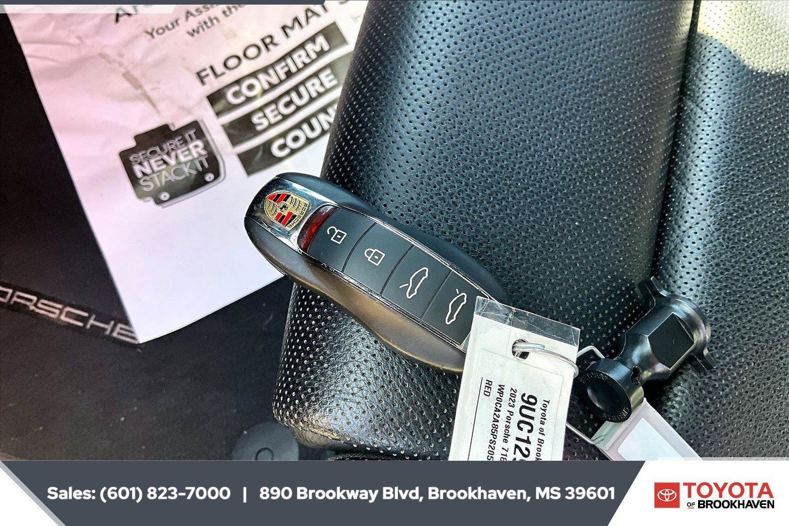 Used 2023 Porsche 718 Boxster RWD image 9