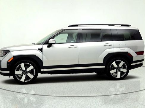 Used 2025 Hyundai Santa Fe Limited FWD image 8
