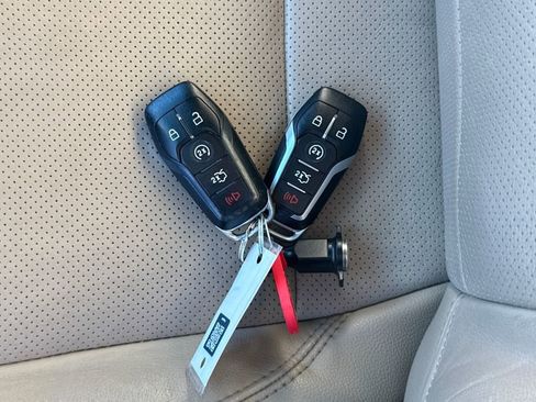 Used 2016 Ford Explorer Limited image 28