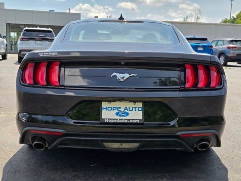 Used 2022 Ford Mustang Coupe RWD image 5