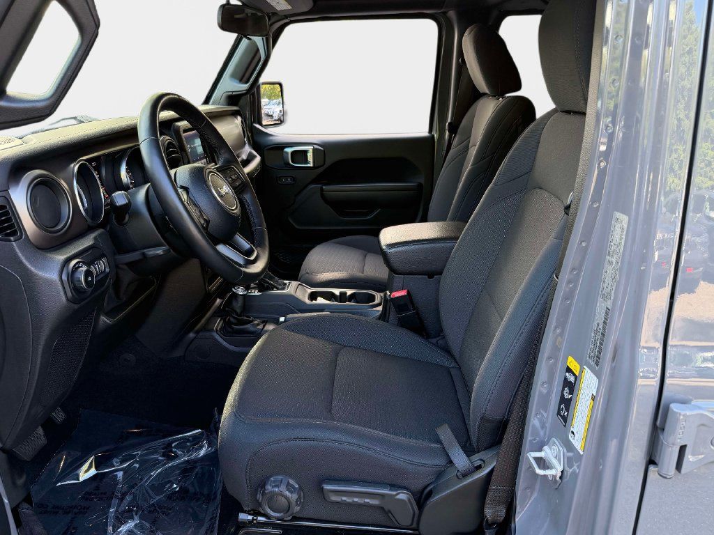 Used 2021 Jeep Wrangler Unlimited Sport AWD/4WD image 14
