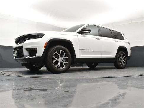 Used 2025 Jeep Grand Cherokee L Limited w/ Trailer Tow Package image 21