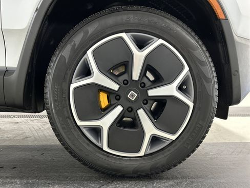 Used 2023 Rivian R1T Adventure image 11