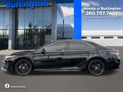 Used 2023 Toyota Camry XSE image 3