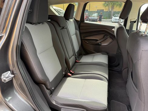 Used 2019 Ford Escape SE image 15