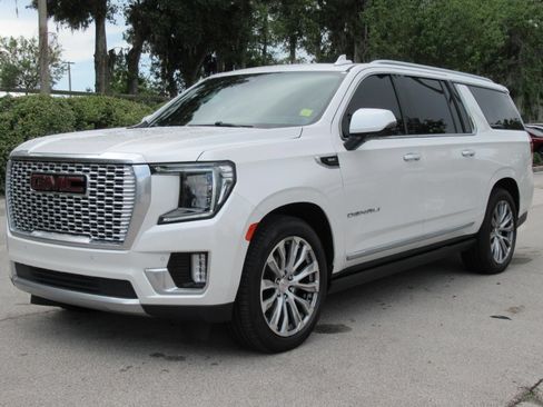 Used 2021 GMC Yukon XL Denali w/ Denali Ultimate Package AWD/4WD image 3