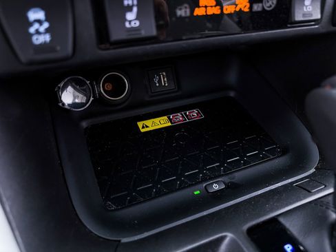 Used 2023 Toyota RAV4 XLE Premium image 26