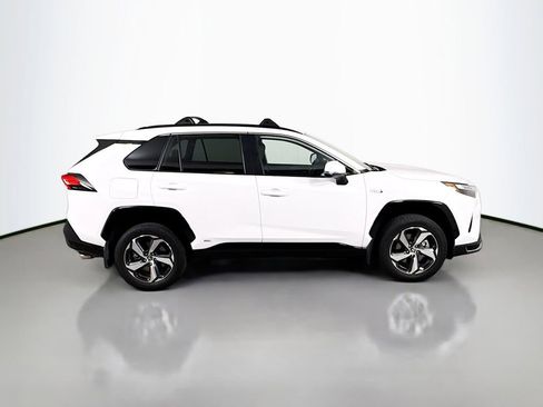 Used 2023 Toyota RAV4 SE w/ Weather & Moonroof Package AWD/4WD image 4