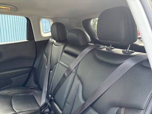 Used 2019 Jeep Compass Limited AWD/4WD image 21