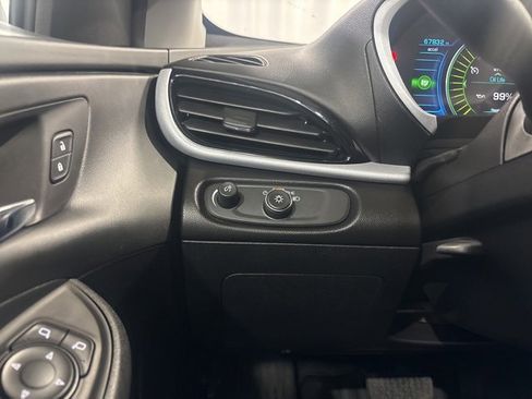Used 2018 Chevrolet Volt LT image 16