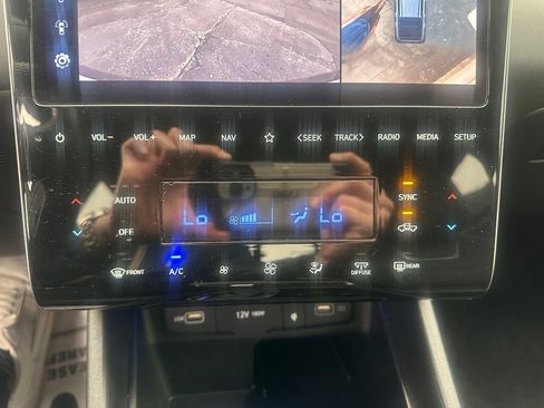 Used 2023 Hyundai Santa Cruz Limited AWD/4WD image 19