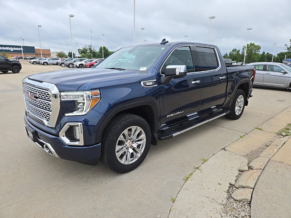 Used 2022 GMC Sierra 1500 Denali w/ Driver Alert Package II AWD/4WD image 4