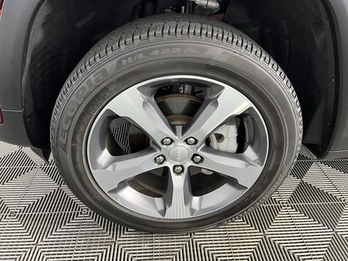 Certified 2024 Jeep Grand Cherokee Limited w/ Luxury Tech Group II image 11