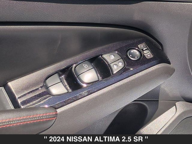 Used 2024 Nissan Altima 2.5 SR AWD/4WD image 12