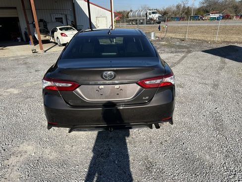Used 2020 Toyota Camry LE image 6