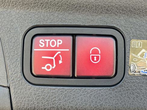 Certified 2025 Mercedes-Benz GLE 350 4MATIC image 11