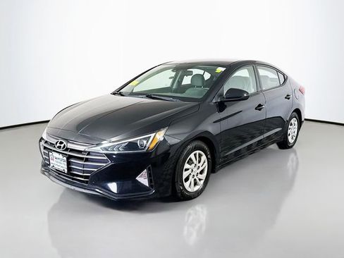 Used 2020 Hyundai Elantra SE FWD image 3